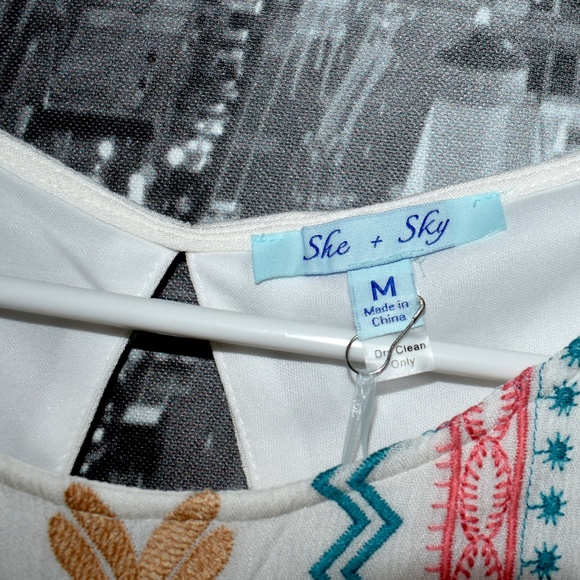 NWT White Embroidered Dress - Picture 3 of 3